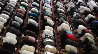 Namaz Kılmalarına İzin Verilmeyince Eylem Yaptılar, İşlerinden Oldular