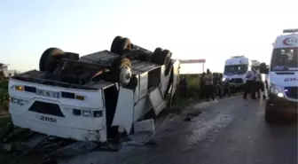 Tarım İşçilerini Taşıyan Midibüs Devrildi: 32 Yaralı