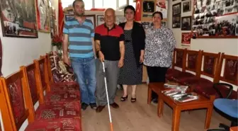 Gaziler Vakfı Görme Engellilere 'Beyaz Baston' Hediye Etti