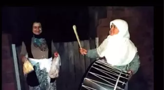 Köy Halkını Kadın Davulcu Sahura Kaldırdı