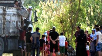 120 Kişi Plaja Kamyonla Geldi, Gören Jandarmayı Aradı