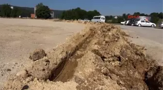 Bolu Bağlantı Yolu Kapatılan Tesisin Gece Otoparkı da Kazıldı