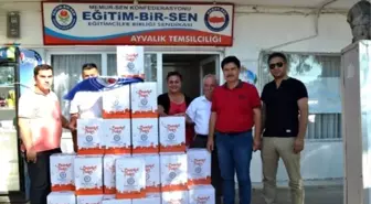 Ayvalık'ta Eğitim Bir-sen Ayvalık İlçe Temsilciliğinden Erzak Yardımı