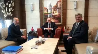 Çaturoğlu Bakan Özlü'yü Makamında Ziyaret Etti