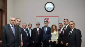 Vali Çelik: 'İnsanlığa Hizmet Eden Kuruluşlarımızın Yanında Olacağız'