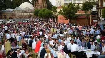 Uşak AK Parti İftar Yemeğinde Buluştu