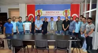 Vali Arslantaş Erzincan Gazeteciler Cemiyetini Ziyaret Etti