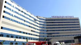 Vali Çakacak, Mersin Şehir Hastanesi Hakkında Bilgi Aldı