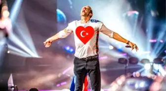 Coldplay, Atatürk Havalimanı Saldırısında Hayatını Kaybedenleri Konserinde Andı