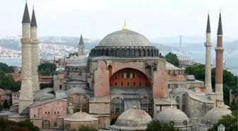 Kadir Gecesi Ayasofya'da Ezan Okunacak