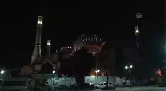 Ayasofya'da 85 Yıl Sonra Sabah Ezanı Okundu