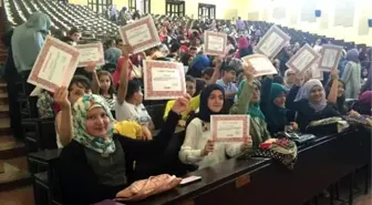 Çocuk Üniversitesi İmam Hatipli Mezunlarını Verdi