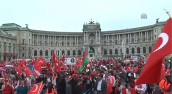 Avusturya'da 'Teröre Tepki' Yürüyüşü