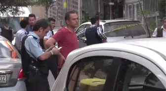 Kağıthane'de Polis Aracına Ateş Edildi