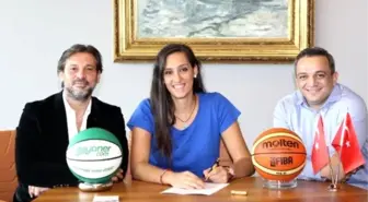 Yakın Doğu Üniversitesi Gizem Başaran ile Anlaştı