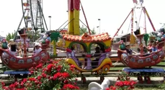 Bayram Geldi Lunaparklar Doldu Taştı