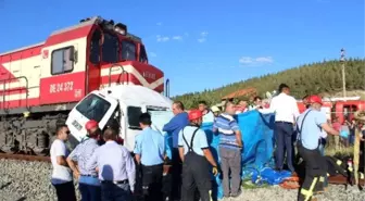 Denizli'de Hemzemin Geçitte Kaza: 4 Ölü..(2)