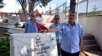 Bayramı Şehit Oğlunun Mezarı Başında Karşıladı