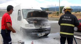 Tem'de Alev Alan Minibüsü Sürücü Söndürdü