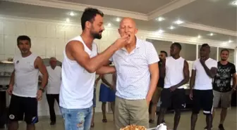 Alanyasporlu Sezer Özmen'e Doğum Günü Sürprizi