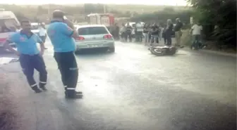 Motosikletle Otomobil Çarpıştı: 1 Ölü, 1 Yaralı