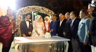 Bakan Özlü, Nikah Şahidi Oldu