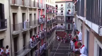 San Fermin Festivali'nde Tehlikeli Koşu - Pamplona