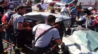 Burdur'da Otomobiller Kafa Kafaya Çarpıştı: 2 Ölü, 7 Yaralı