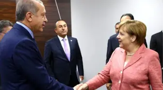 Der Spiegel: Erdoğan, Merkel'den 'Ermeni Soykırımı Kararı Hükümetin Tavrı Değildir' Demesini İstedi