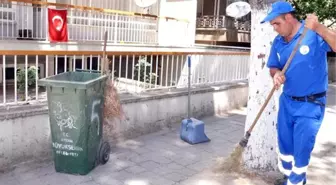 Para Dolu Çantayı Polise Teslim Etti