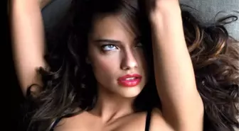 Adriana Lima, Alman Futbolcu Khedira ile Tatil Yapıyor