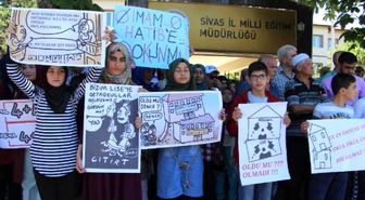 Sivas'ta Okulların Birleştirilmesi Kararı Protesto Edildi