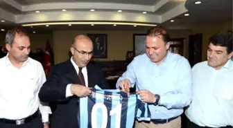Vali Demirtaş'a Demirspor Forması
