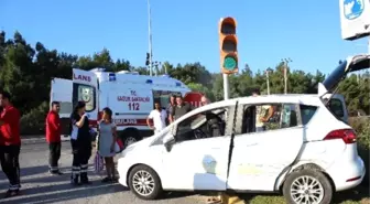 Çanakkale'de Trafik Kazası: 3 Yaralı