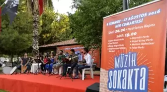 Muratpaşa Belediyesi'nden 'Müzik Sokakta' Etkinliği