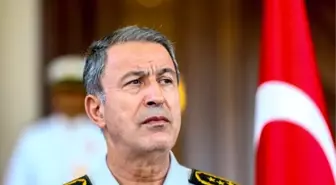 Hulusi Akar Darbe Girişimini 17.00'de Öğrenmiş Ama Karargahı Terk Etmemiş