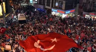 İnegöl Darbeye Karşı Dimdik Ayakta