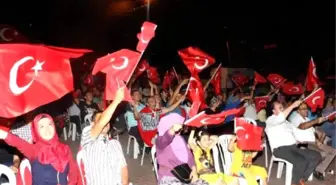 Antalya'da Darbe Girişimi Protestoları Sürüyor