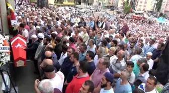 Rize Darbe Girişimi Sırasında Hayatını Kaybeden Şuayip Seferoğlu'nu Binlerce Kişi Uğurladı