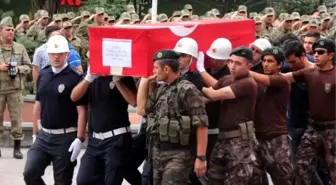 Şehit Polis Memurunun Küçük Kız Kardeşi Sıla, Yürekleri Dağladı