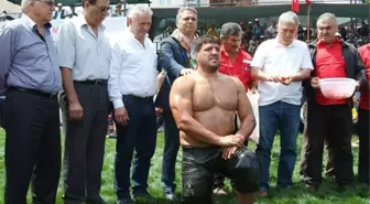 Başpehlivan Recep Kara Şanssızlığını Yenmek İstiyor