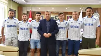 Yunusemre, 6 Futbolcuyu Daha Renklerine Bağladı