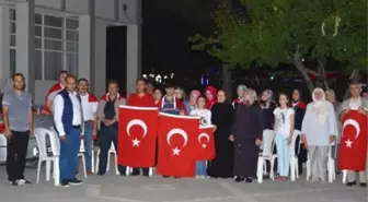 Gediz'de Her Akşam Demokrasi Nöbeti