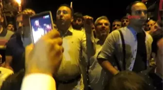 Mardin Midyat'ta Helikopter Uçuşları Panik Yarattı, Komutanlık Önü Tır ve Kamyonlarla Kapatıldı