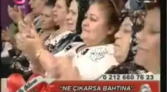 Ne Çıkarsa Bahtına-Neyleyim Neyleyim Ben Böyle Yari(Flash Tv)