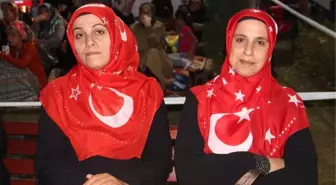 Elazığ'da Demokrasi Nöbeti 24 Saat Aralıksız Devam Ediyor