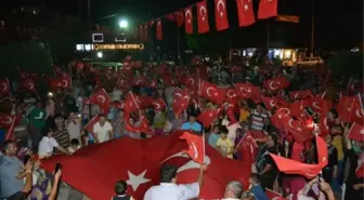 Bozyazı'da Demokrasi Nöbeti Coşkuyla Devam Ediyor