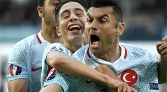 Burak Yılmaz, Şenol Güneş'i Aradı: Hocam Beşiktaş'ta Oynarım