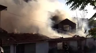 Merkez Osmangazi İlçesinde Bir Uçan Balon Şişirme Merkezinde Yangın Çıktı