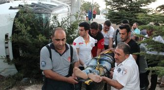 Elazığ'da Devrilen Kamyonette Sıkışan Sürücü Kurtarıldı